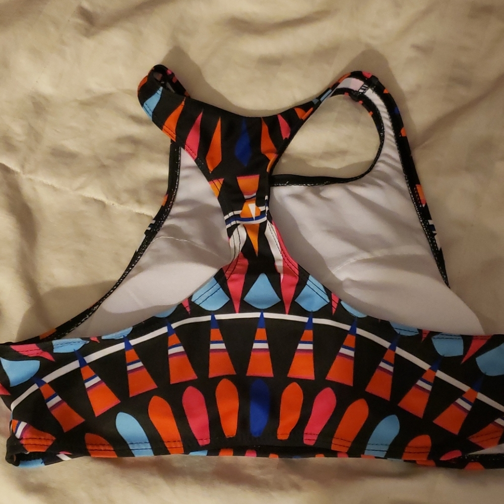 Geometric design bikini - Picture 3 of 8